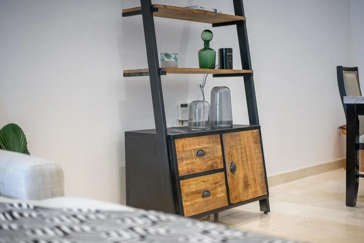Stylish 2Br At Belvedere With Balcony Views Dubai 0*,  United Arab Emirates