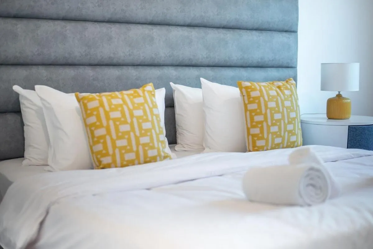 Stylish 2Br At Belvedere With Balcony Views Dubai Holiday home