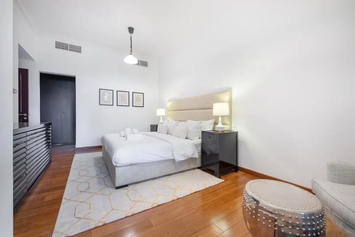 Holiday home Stylish 2Br At Belvedere With Balcony Views Dubai