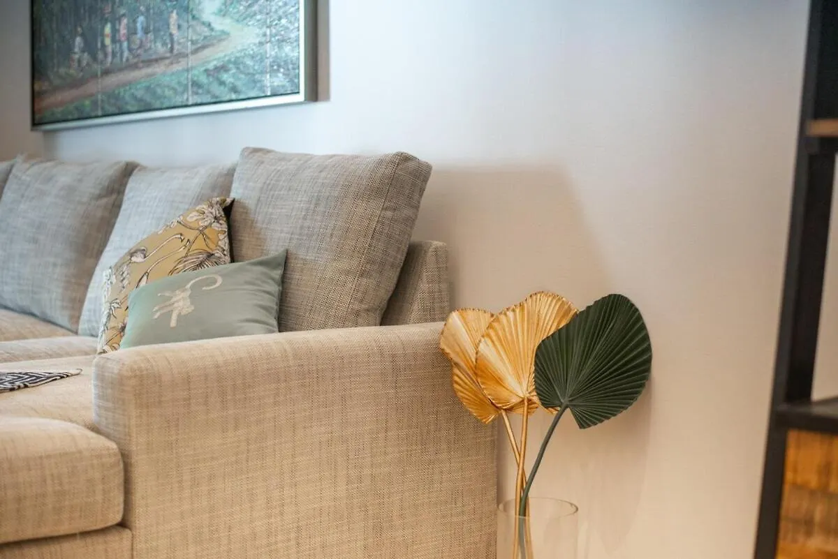 Stylish 2Br At Belvedere With Balcony Views Dubai United Arab Emirates