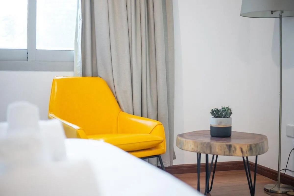 Semesterbostad Stylish 2Br At Belvedere With Balcony Views Dubai